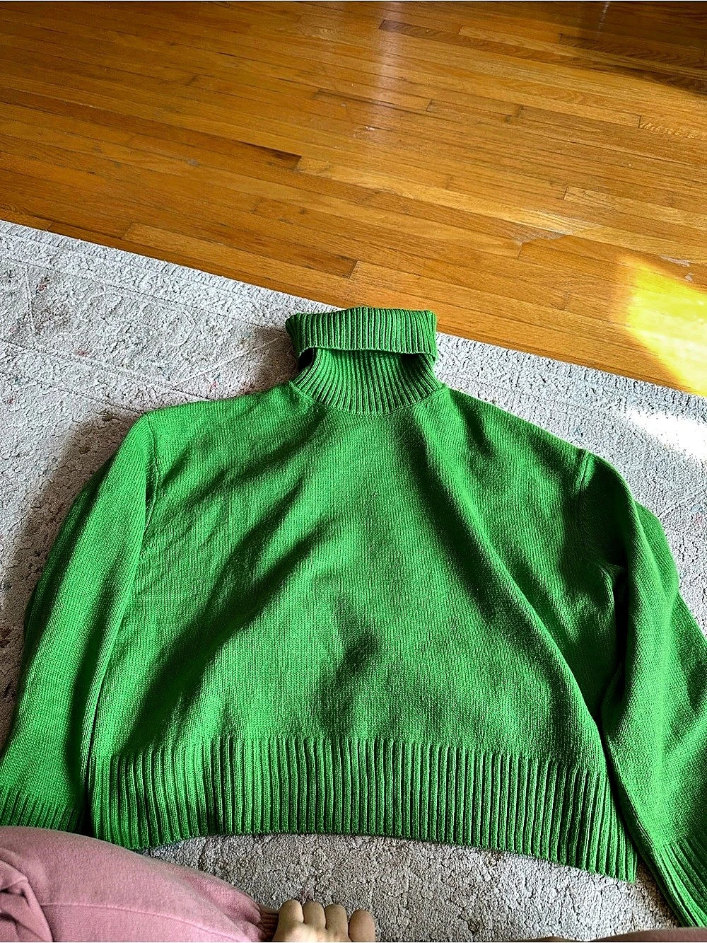 H&Medium Green Turtleneck Size Medium